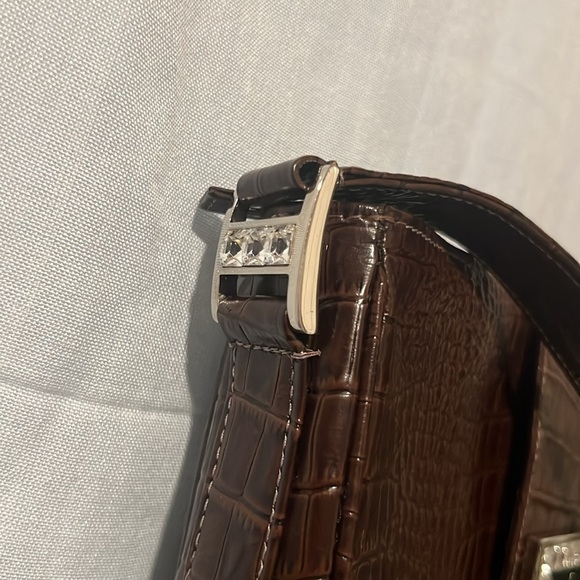 Luis Steven Leather Crocodile Pattern Crossbody - Picture 4 of 12